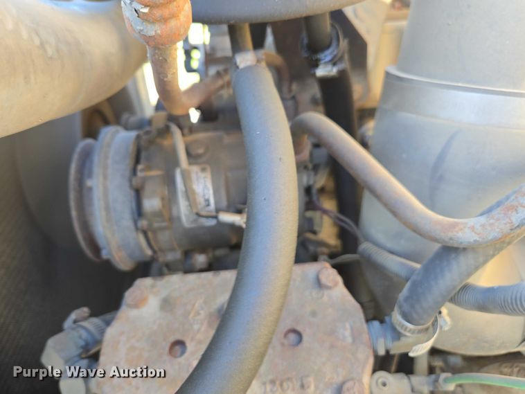 image for item DT4703 1990 Ford LN8000 water truck