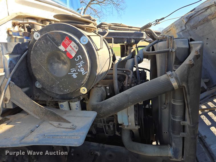 image for item DT4703 1990 Ford LN8000 water truck