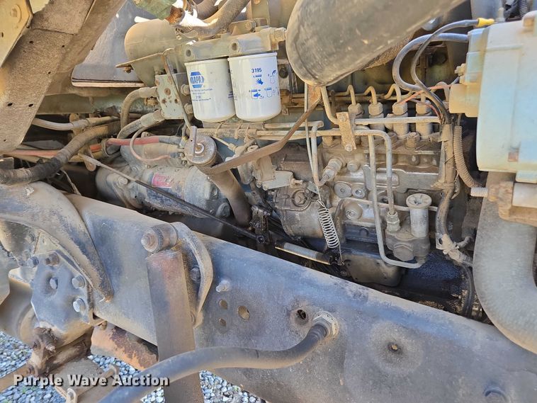 image for item DT4703 1990 Ford LN8000 water truck