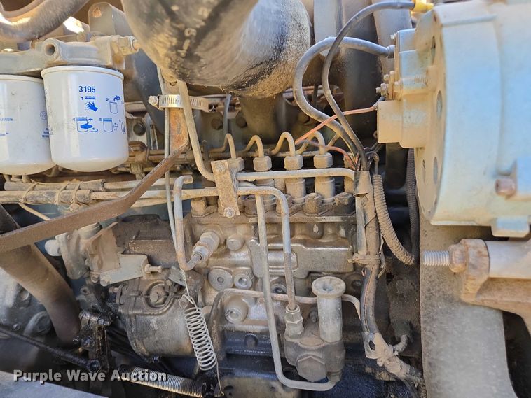 image for item DT4703 1990 Ford LN8000 water truck