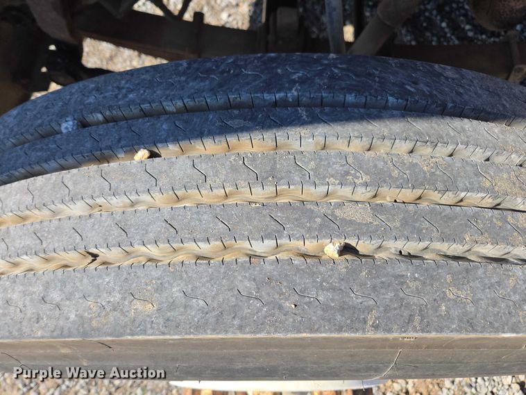 image for item DT4703 1990 Ford LN8000 water truck