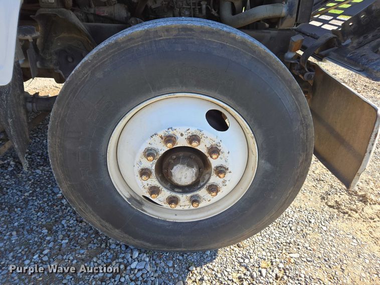 image for item DT4703 1990 Ford LN8000 water truck