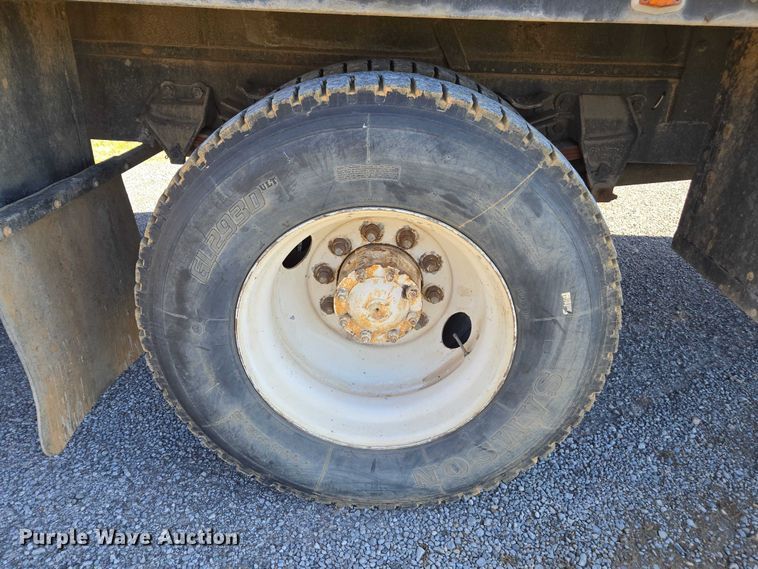 image for item DT4703 1990 Ford LN8000 water truck