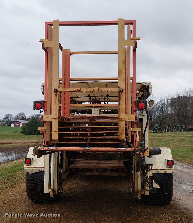 image for item DT4705 2005 Trebro AutoStack sod harvester