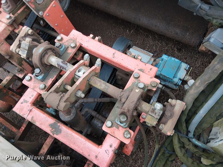 image for item DT4705 2005 Trebro AutoStack sod harvester