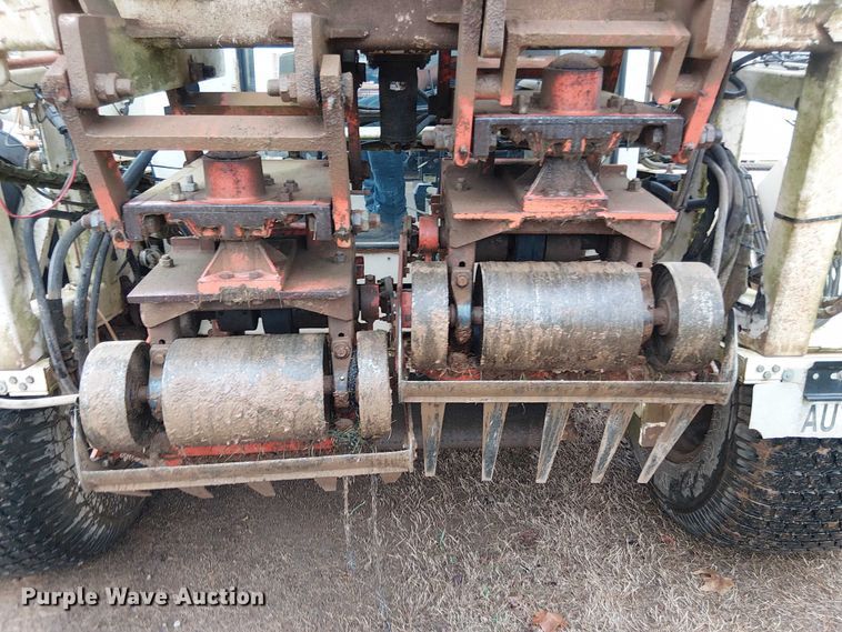 image for item DT4705 2005 Trebro AutoStack sod harvester