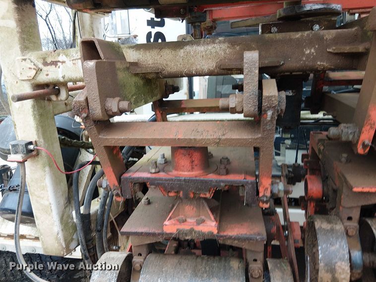 image for item DT4705 2005 Trebro AutoStack sod harvester