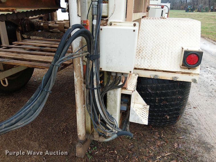 image for item DT4705 2005 Trebro AutoStack sod harvester