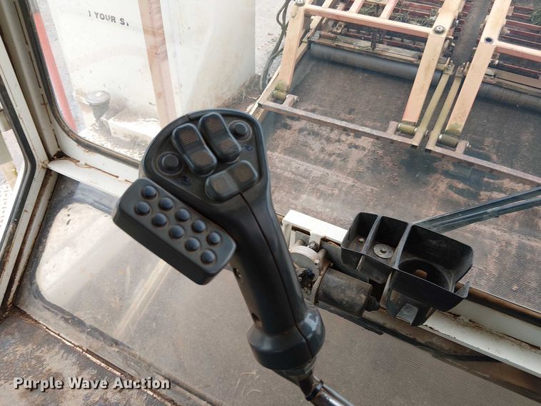 image for item DT4705 2005 Trebro AutoStack sod harvester