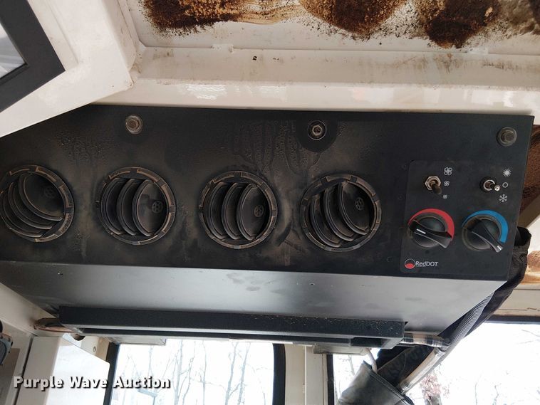 image for item DT4705 2005 Trebro AutoStack sod harvester