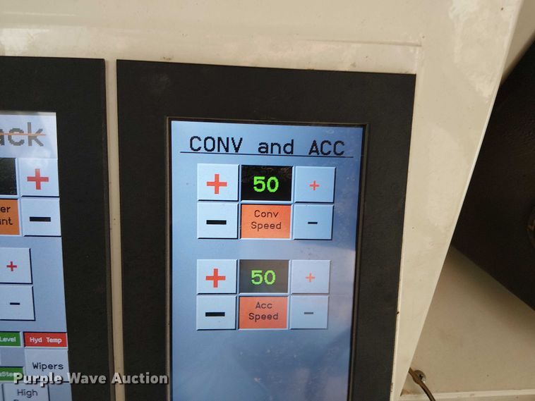 image for item DT4705 2005 Trebro AutoStack sod harvester