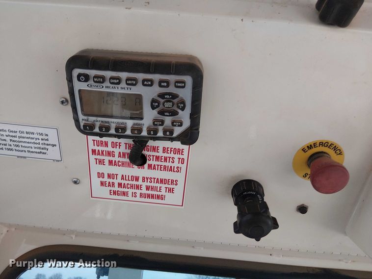 image for item DT4705 2005 Trebro AutoStack sod harvester