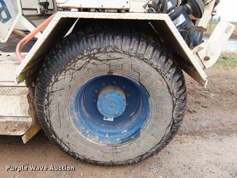 image for item DT4705 2005 Trebro AutoStack sod harvester