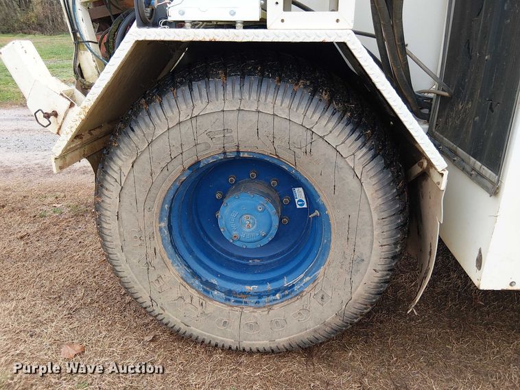 image for item DT4705 2005 Trebro AutoStack sod harvester