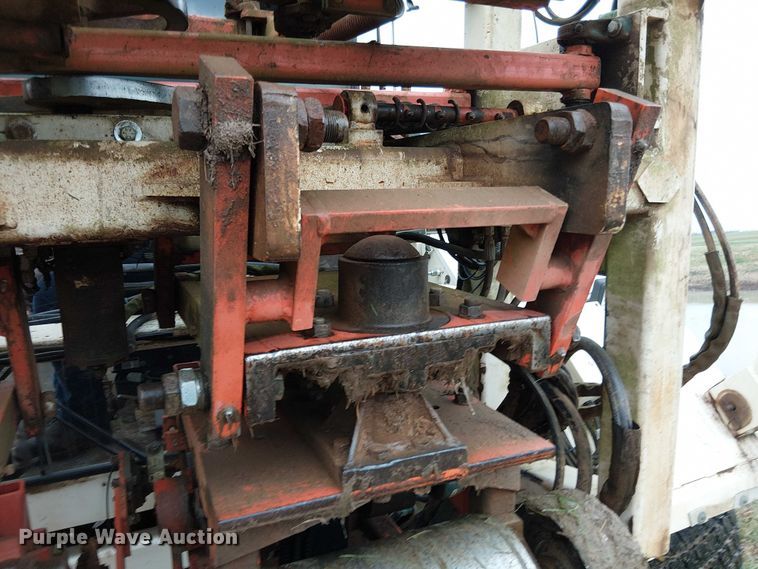 image for item DT4706 2006 Trebro AutoStack sod harvester