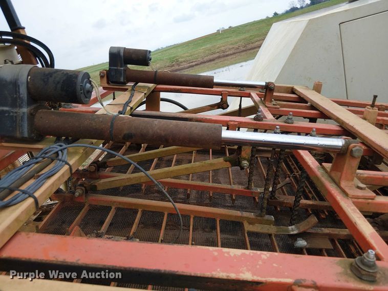 image for item DT4706 2006 Trebro AutoStack sod harvester