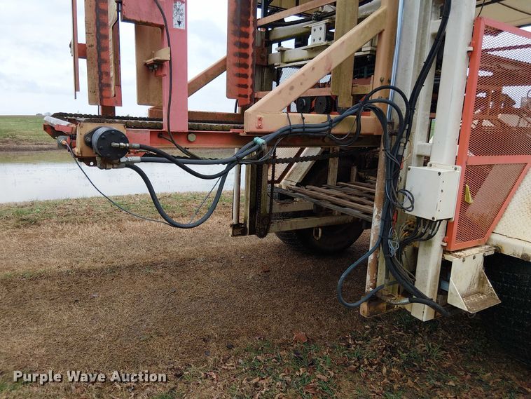 image for item DT4706 2006 Trebro AutoStack sod harvester