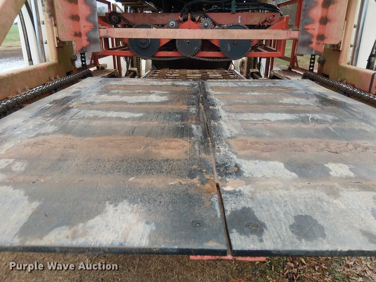 image for item DT4706 2006 Trebro AutoStack sod harvester