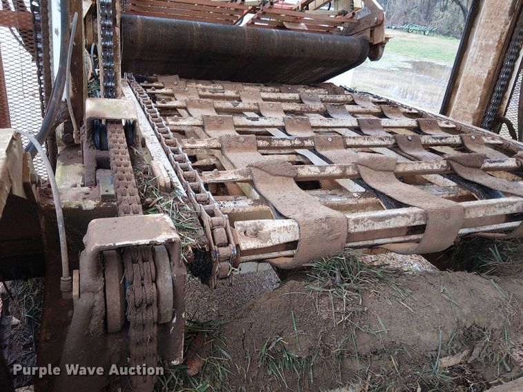 image for item DT4706 2006 Trebro AutoStack sod harvester