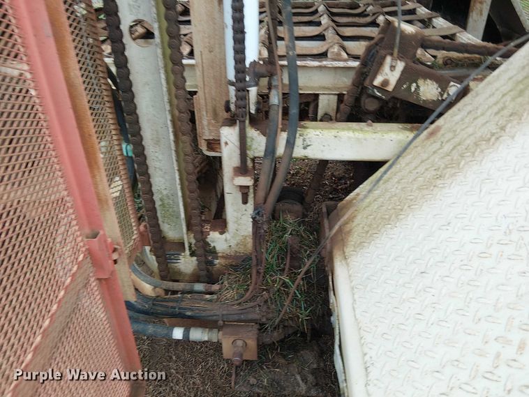 image for item DT4706 2006 Trebro AutoStack sod harvester