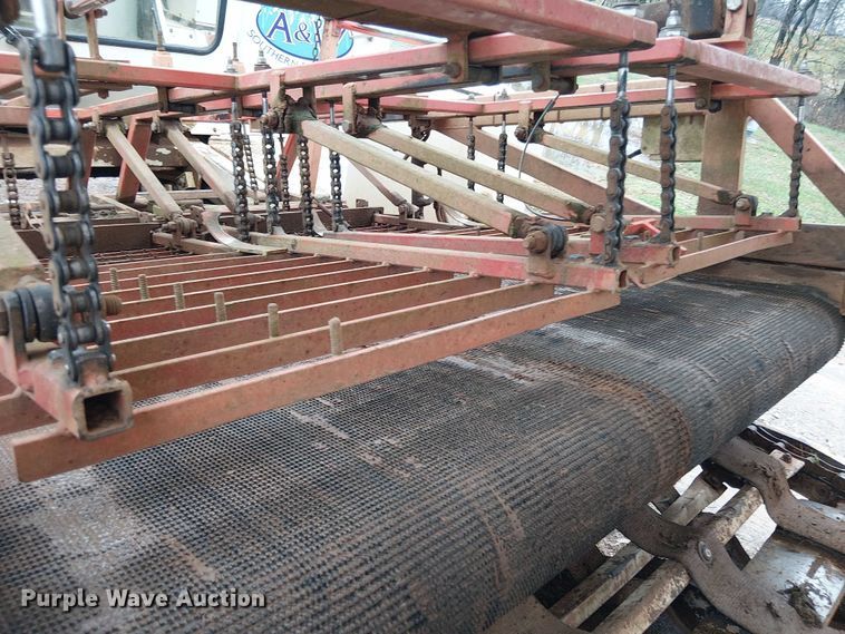 image for item DT4706 2006 Trebro AutoStack sod harvester