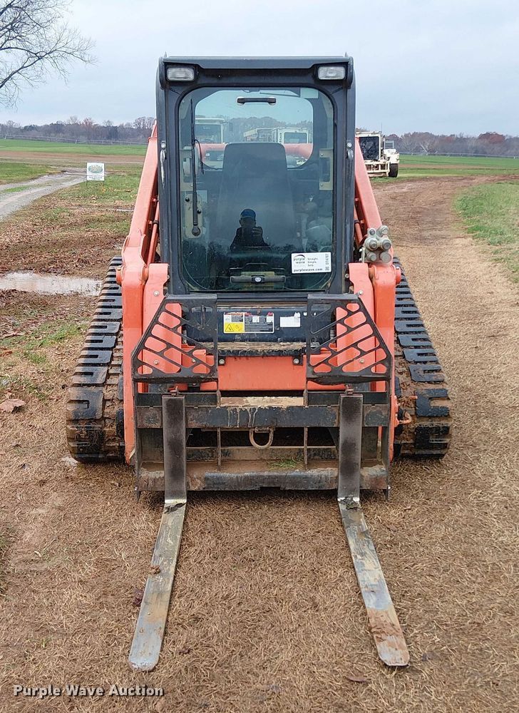 MINI CARGADOR SOBRE ORUGAS 2022 KUBOTA SVL972
