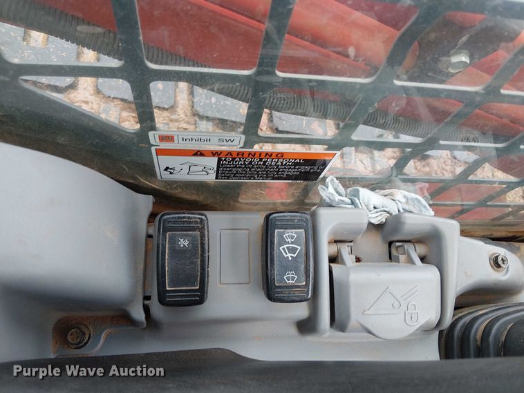 image for item DT4707 2022 Kubota SVL 97-2 tracked skid steer loader