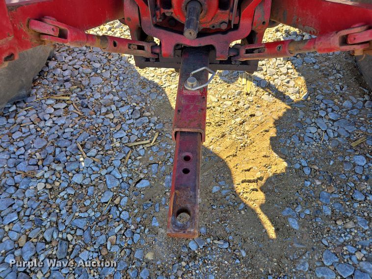 image for item DT4726 International 856 tractor