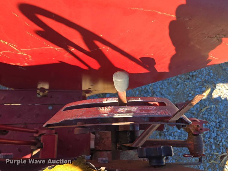 image for item DT4726 International 856 tractor