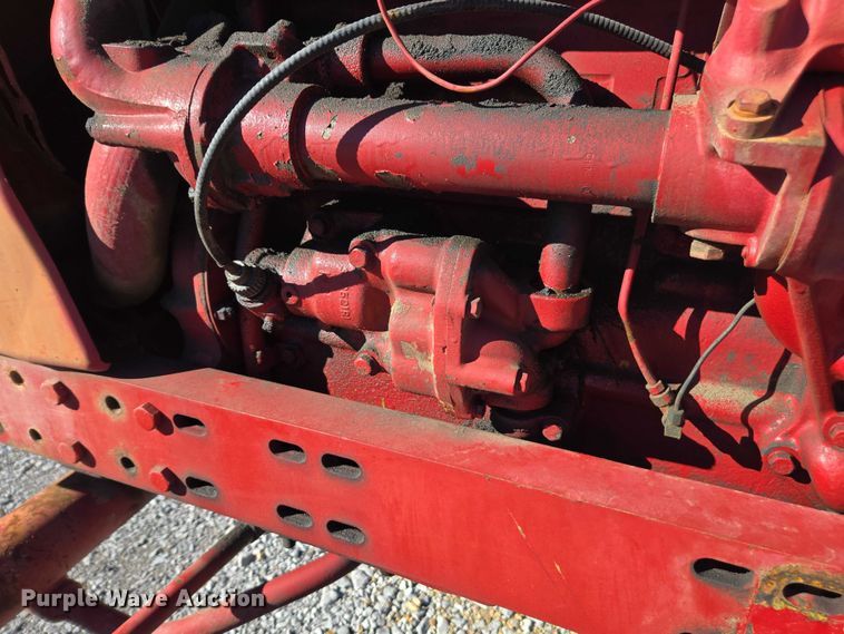 image for item DT4726 International 856 tractor