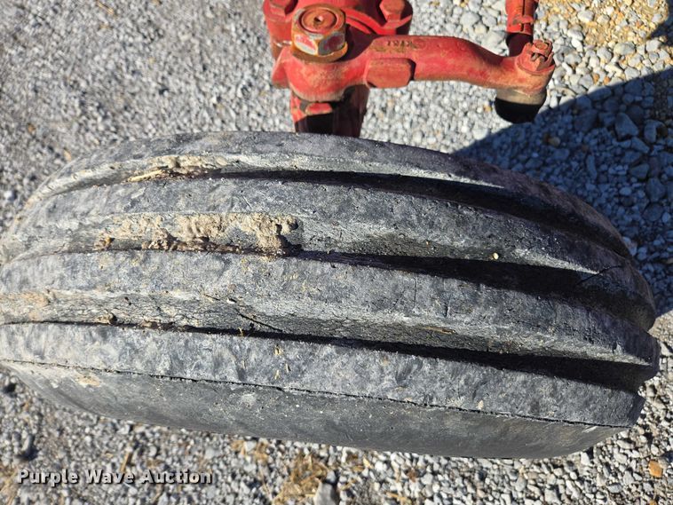 image for item DT4726 International 856 tractor