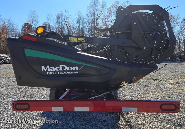 image for item DT4727 2017 MacDon FD75-S flex draper head