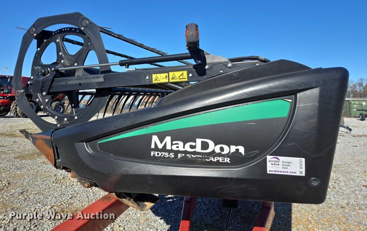 image for item DT4727 2017 MacDon FD75-S flex draper head