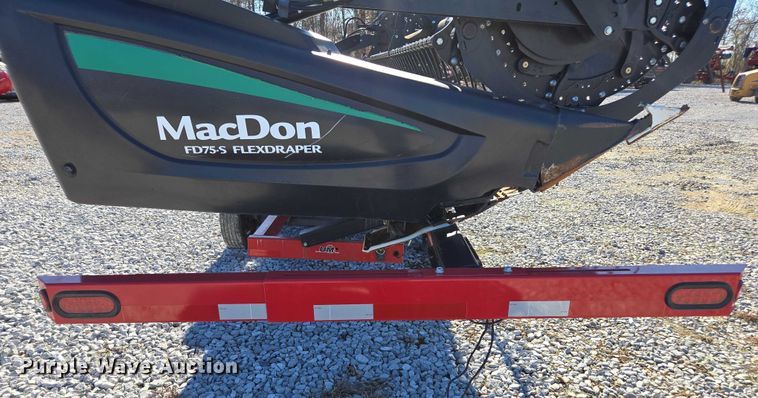 image for item DT4727 2017 MacDon FD75-S flex draper head