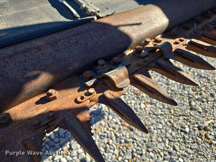 image for item DT4727 2017 MacDon FD75-S flex draper head