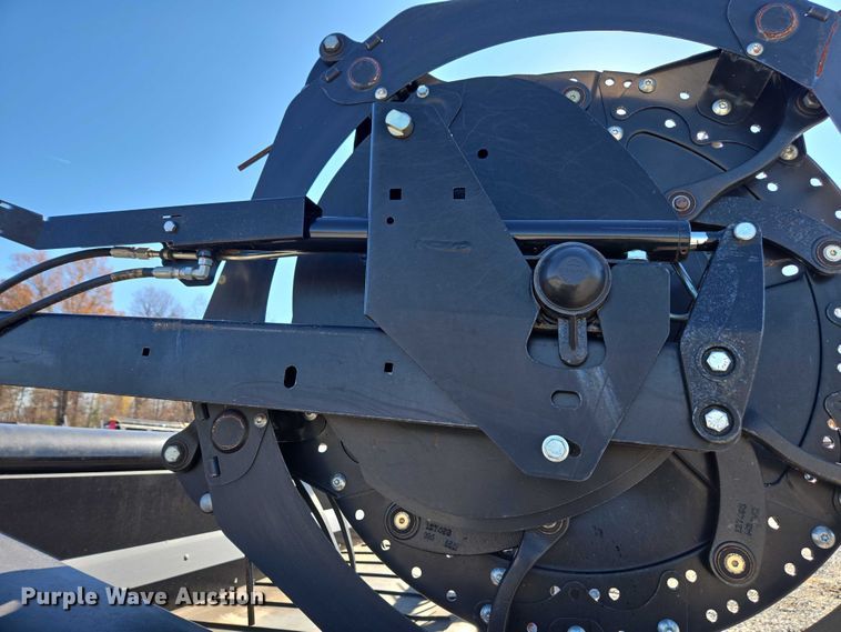 image for item DT4727 2017 MacDon FD75-S flex draper head