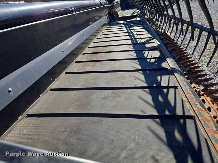 image for item DT4727 2017 MacDon FD75-S flex draper head