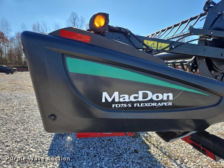 image for item DT4727 2017 MacDon FD75-S flex draper head