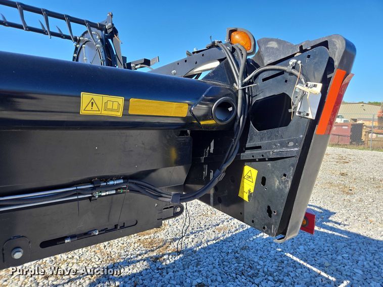 image for item DT4727 2017 MacDon FD75-S flex draper head