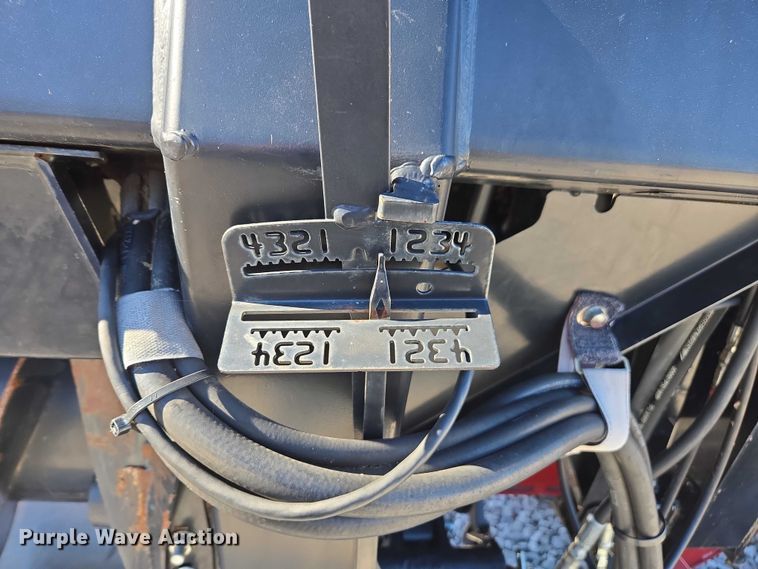 image for item DT4727 2017 MacDon FD75-S flex draper head