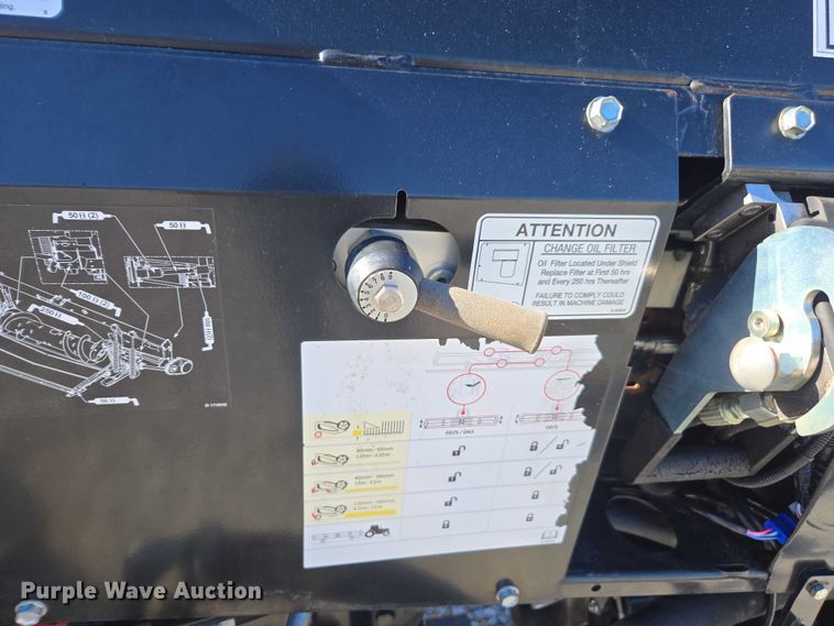 image for item DT4727 2017 MacDon FD75-S flex draper head