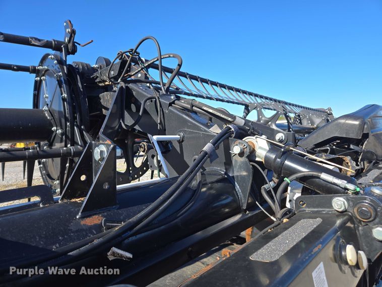 image for item DT4727 2017 MacDon FD75-S flex draper head