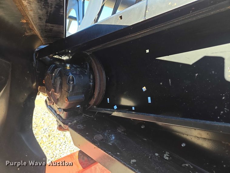 image for item DT4727 2017 MacDon FD75-S flex draper head