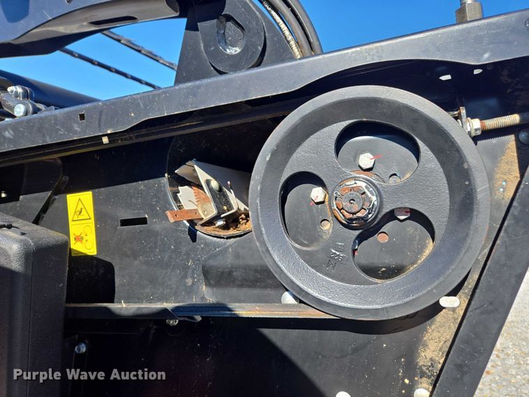 image for item DT4727 2017 MacDon FD75-S flex draper head