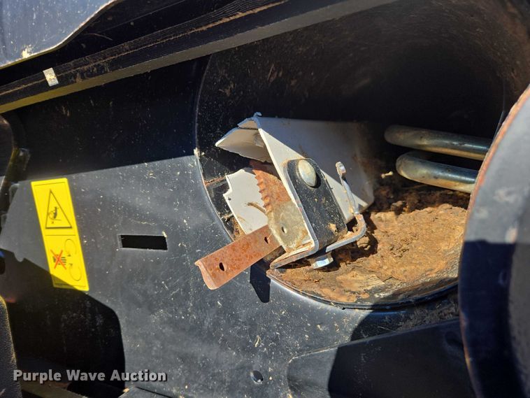 image for item DT4727 2017 MacDon FD75-S flex draper head