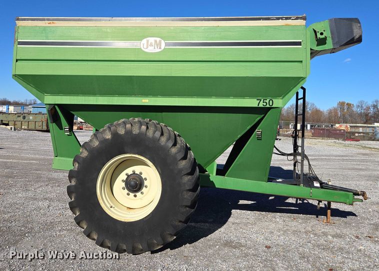 image for item DT4730 1997 J&M 750-16 grain cart