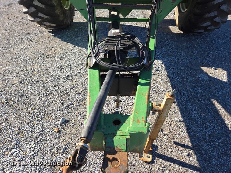 image for item DT4730 1997 J&M 750-16 grain cart