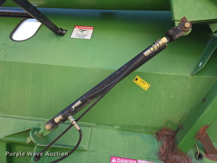 image for item DT4730 1997 J&M 750-16 grain cart