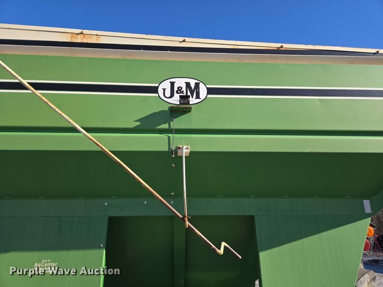 image for item DT4730 1997 J&M 750-16 grain cart