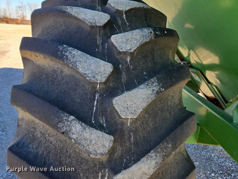 image for item DT4730 1997 J&M 750-16 grain cart